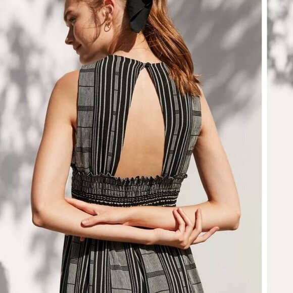 Ecote Plunging Striped Culotte Jumpsuit - Size: Medium - Picture 14 of 15